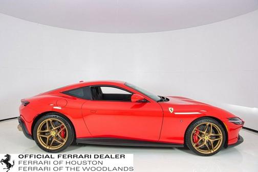 2022 Ferrari Roma .