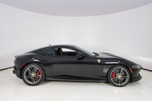 2023 Ferrari Roma .