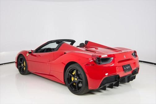 2018 Ferrari 488 Spider .