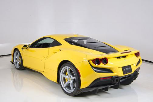 2022 Ferrari F8 Tributo .