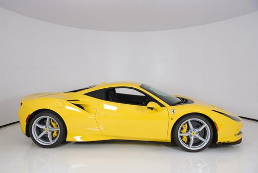 2022 Ferrari F8 Tributo .