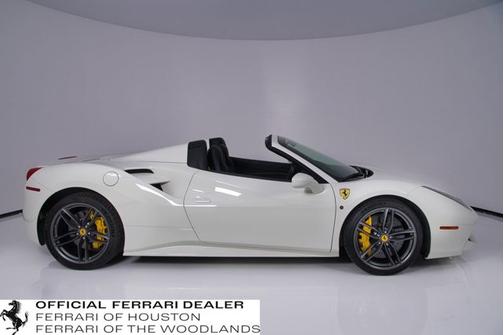 2017 Ferrari 488 Spider .
