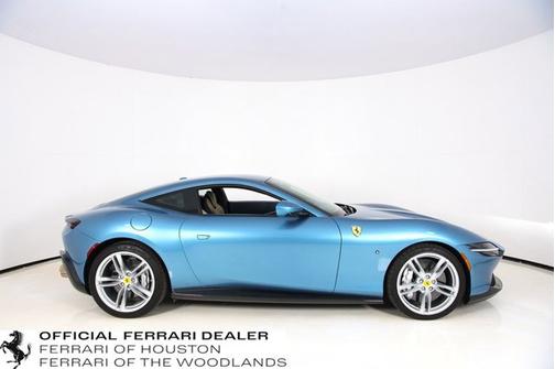 2022 Ferrari Roma .