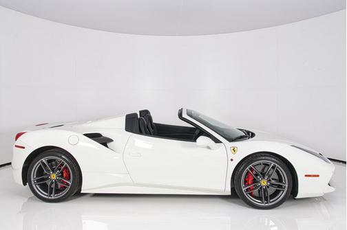 2018 Ferrari 488 Spider .