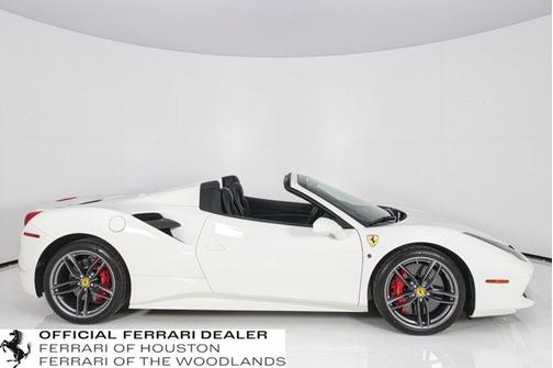 2018 Ferrari 488 Spider .