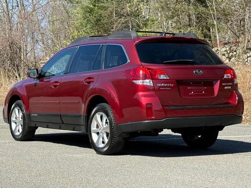 Burgundy 2013 Subaru Outback 2.5i Limited