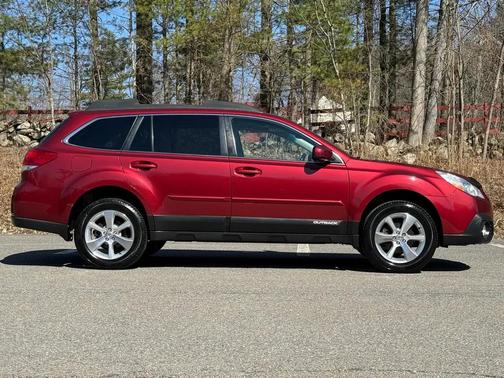 Burgundy 2013 Subaru Outback 2.5i Limited
