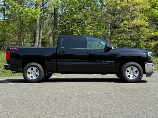 Black 2018 Chevrolet Silverado 1500 1LT
