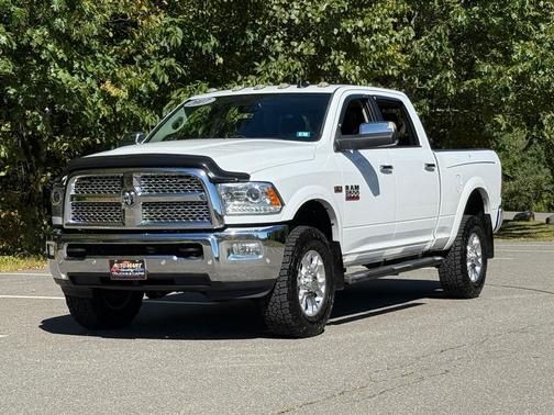 2017 RAM 2500 Laramie Crew Cab 4x4 6'4' Box