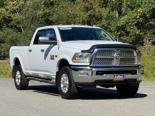 2017 RAM 2500 Laramie Crew Cab 4x4 6'4' Box