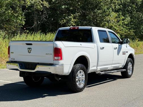 2017 RAM 2500 Laramie Crew Cab 4x4 6'4' Box