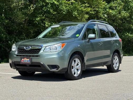 Green 2015 Subaru Forester 2.5i Premium