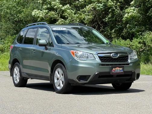 Green 2015 Subaru Forester 2.5i Premium