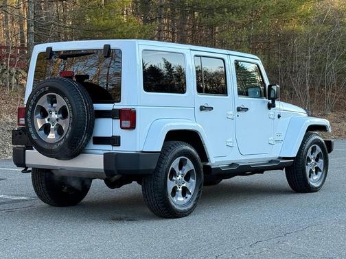2017 Jeep Wrangler Unlimited Sahara