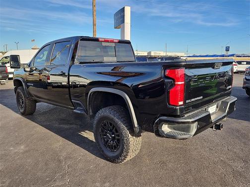 2025 Chevrolet Silverado 2500 4WD Crew Cab Standard Bed ZR2