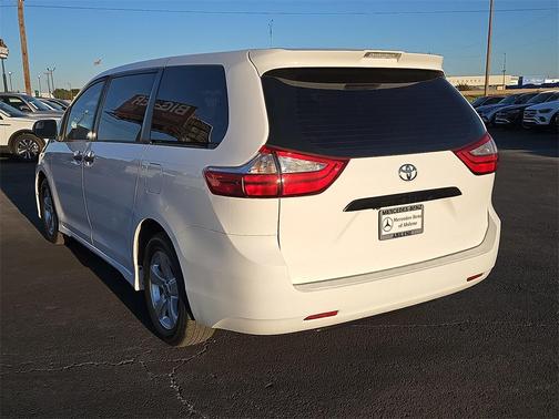 2018 Toyota Sienna SE