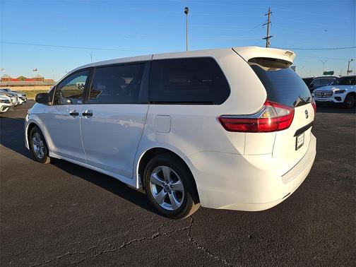 2018 Toyota Sienna SE