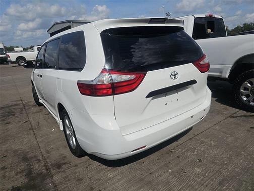 2018 Toyota Sienna SE