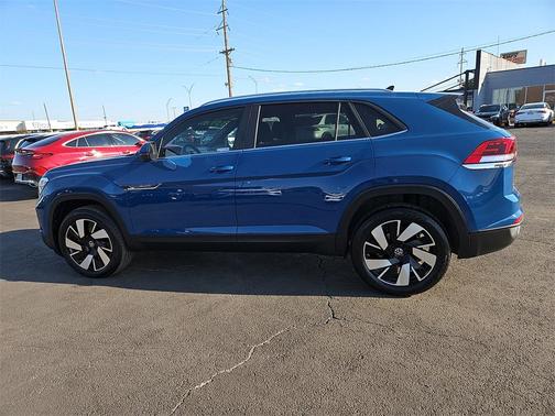 2025 Volkswagen Atlas Cross Sport 2.0T SE w/Technology