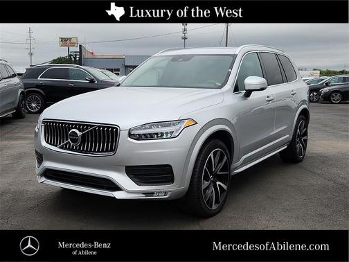 2022 Volvo XC90 T6 Momentum
