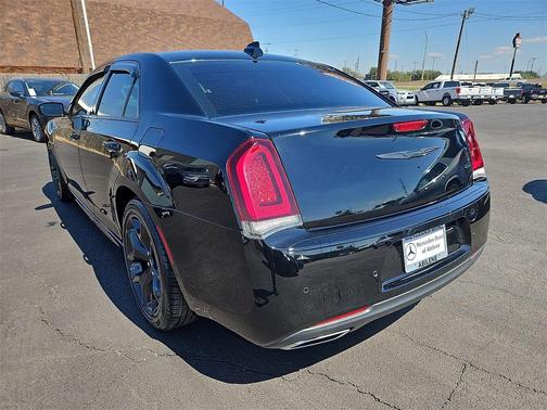 2022 Chrysler 300 Touring