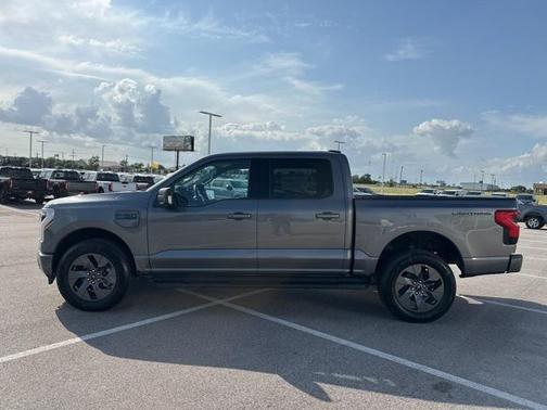 2025 Ford F-150 Lightning Flash