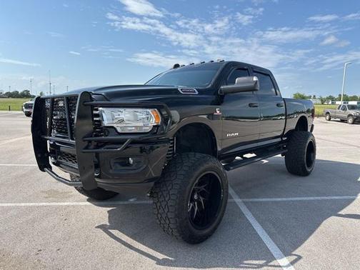 2022 RAM 2500 Big Horn Crew Cab 4x4 6'4' Box