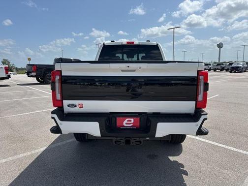 2025 Ford F-250 Platinum
