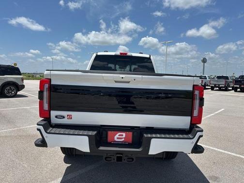 2025 Ford F-350 Platinum