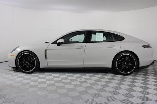 2022 Porsche Panamera Platinum Edition
