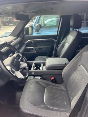 2020 Land Rover Defender 110 SE