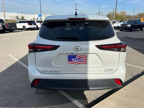 2024 Toyota Highlander LE