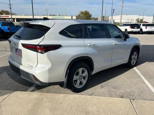 2024 Toyota Highlander LE