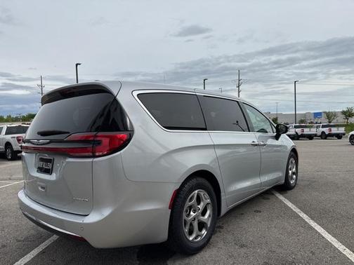 2024 Chrysler Pacifica Limited