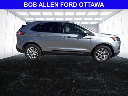 Iconic Silver Metallic 2023 Ford Edge SEL