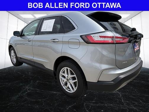 Iconic Silver Metallic 2023 Ford Edge SEL