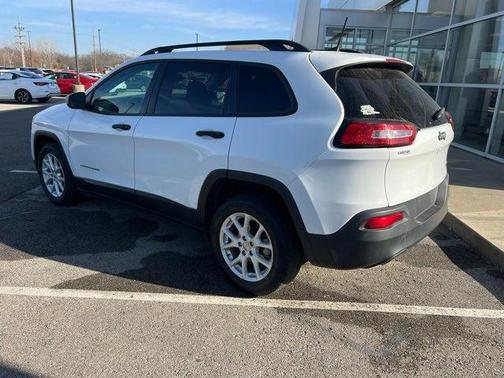 2017 Jeep Cherokee Sport