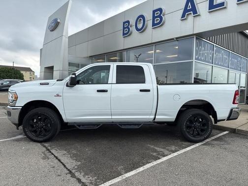 2024 RAM 2500 Tradesman Crew Cab 4x4 6'4' Box