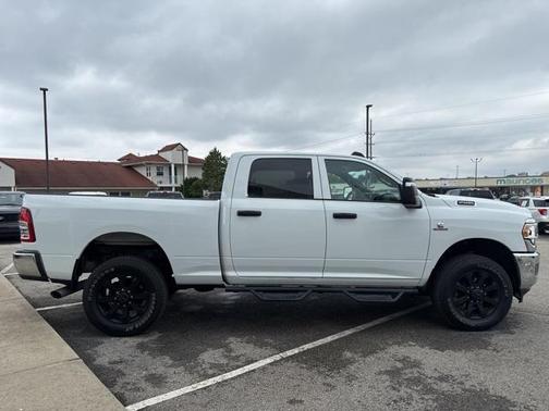 2024 RAM 2500 Tradesman Crew Cab 4x4 6'4' Box