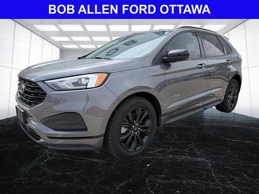 Carbonized Gray Metallic 2022 Ford Edge SE