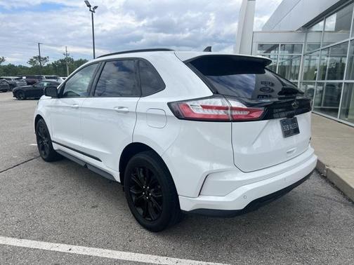 2022 Ford Edge SE