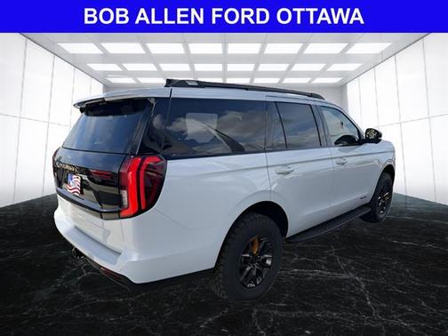 Space Silver Metallic 2026 Ford Expedition Tremor