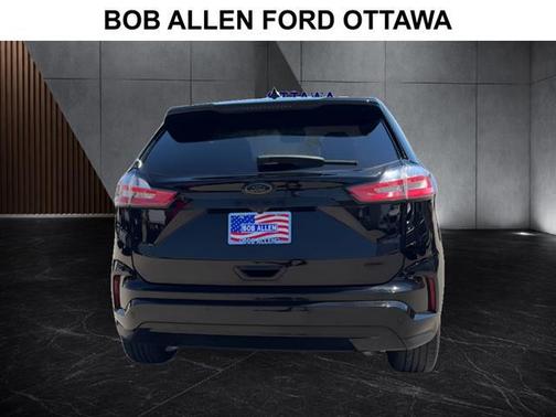 Agate Black Metallic 2023 Ford Edge SE