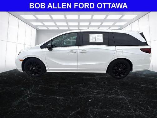 Platinum White Pearl 2025 Honda Odyssey Sport-L