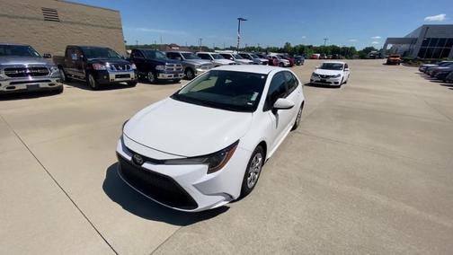 Photo 4 of 20 of 2020 Toyota Corolla LE