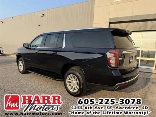 2023 Chevrolet Suburban LT