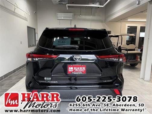 2022 Toyota Highlander LE