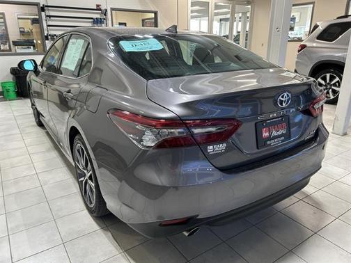 2023 Toyota Camry Hybrid XLE