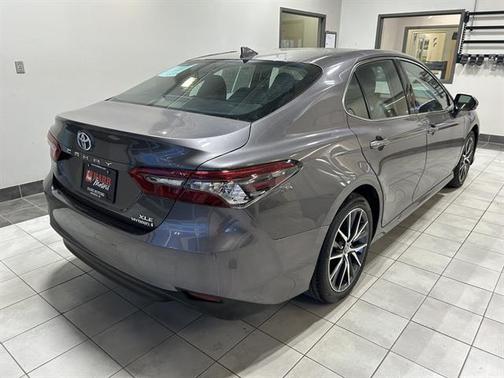 2023 Toyota Camry Hybrid XLE