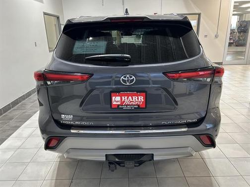 2022 Toyota Highlander Platinum